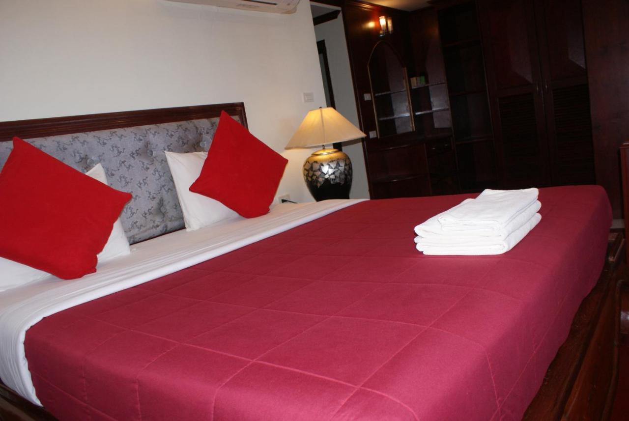 Prince Edouard Apartments & Resort Sha Extra Plus Patong Luaran gambar