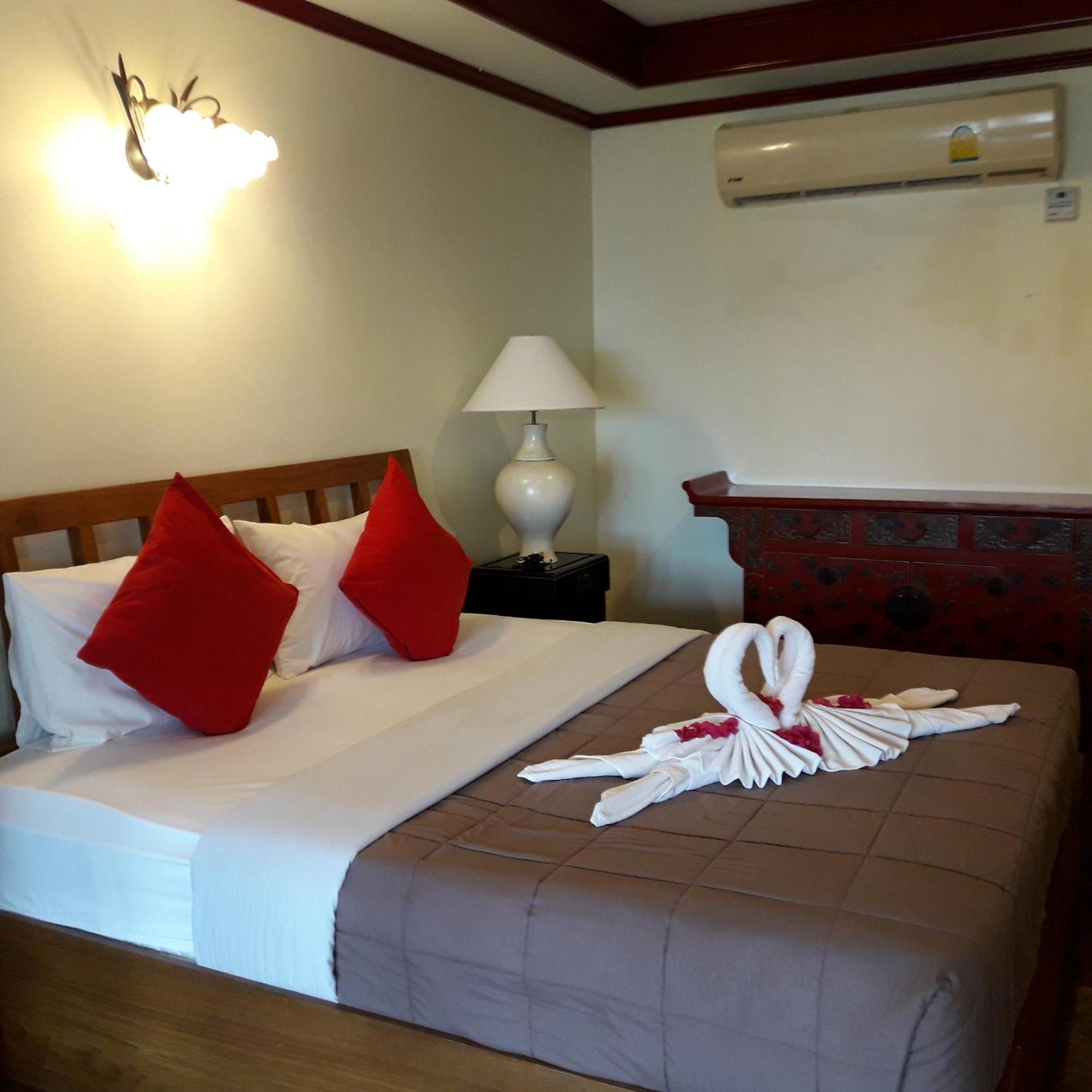 Prince Edouard Apartments & Resort Sha Extra Plus Patong Luaran gambar