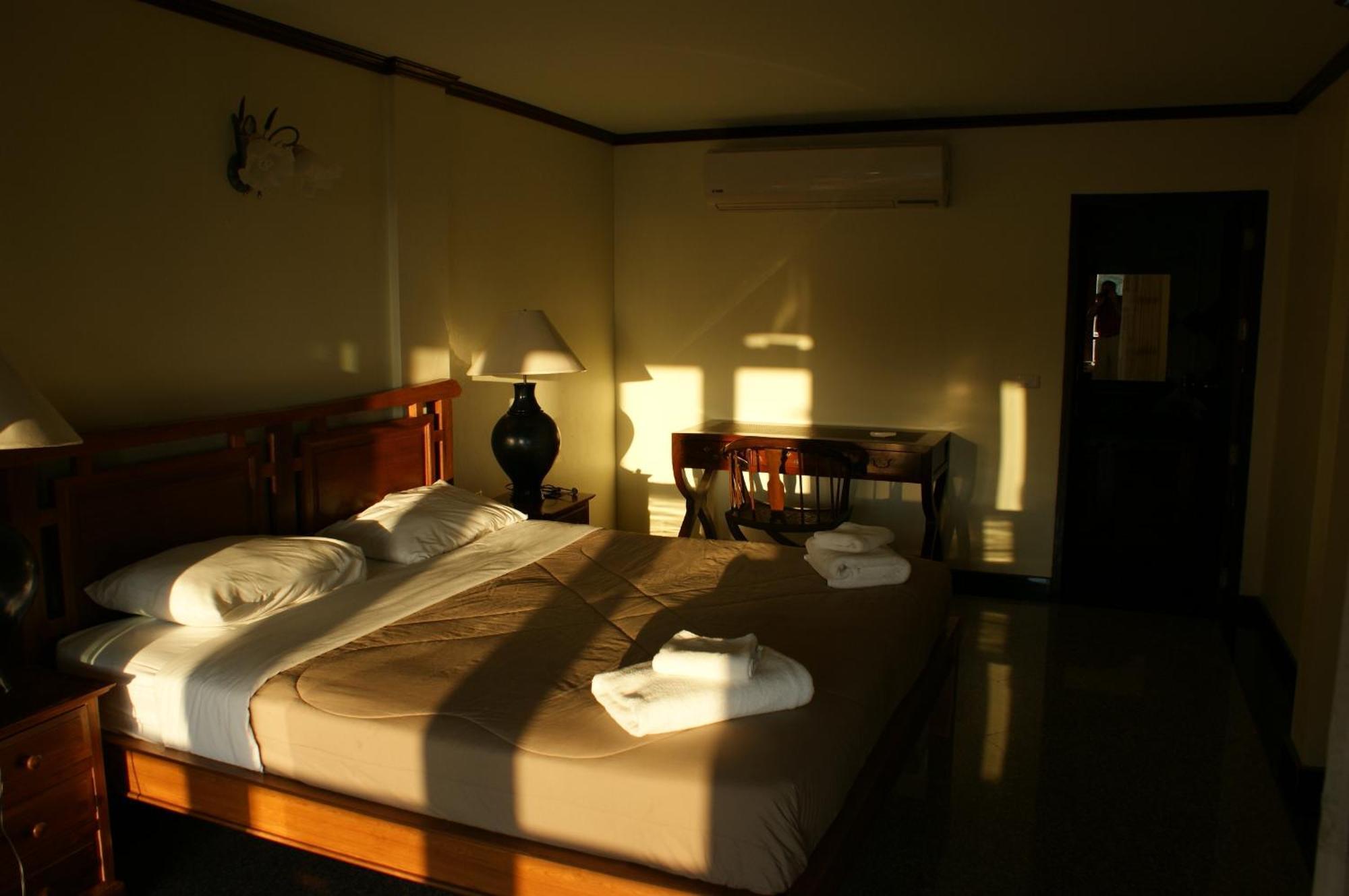 Prince Edouard Apartments & Resort Sha Extra Plus Patong Bilik gambar